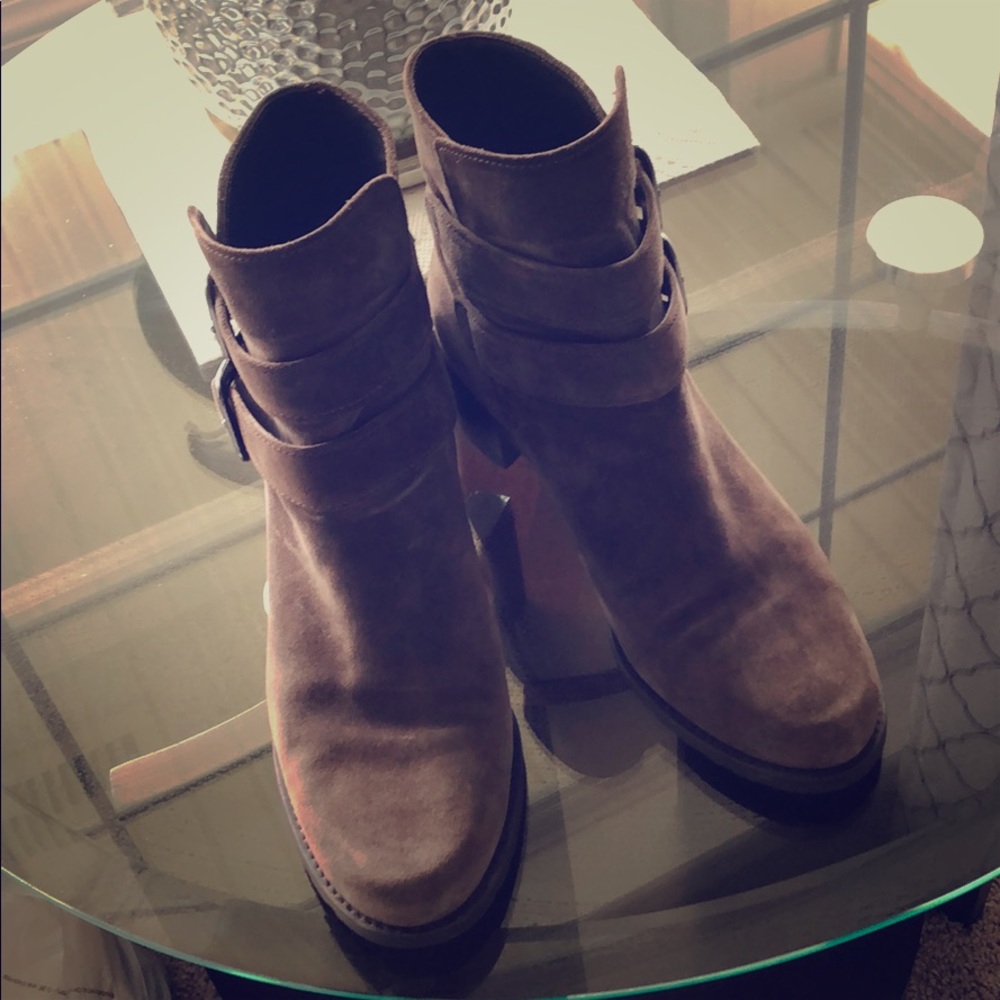 Booties 6.5m Stuart Weitzman Like New - image 1